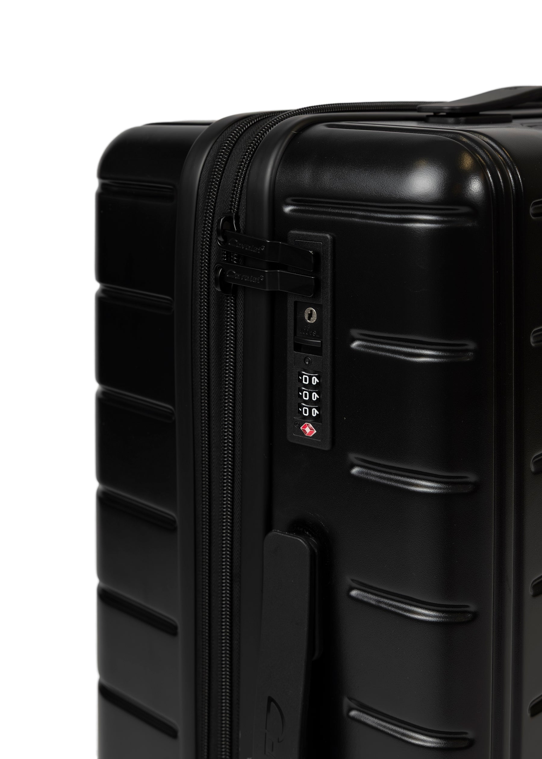 Cavalet Brantevik resväska i färgen black – hårdskal väska med fyra hjul och teleskophandtag